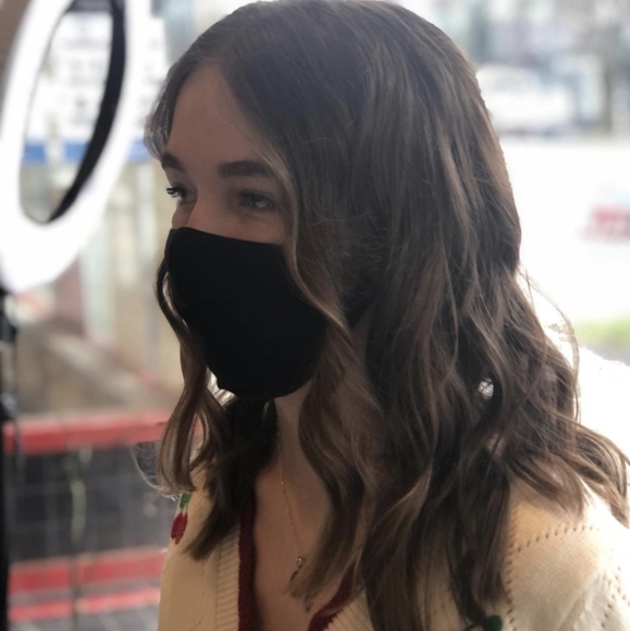 Meet your Posher, Amelia - Picture 1 of 2